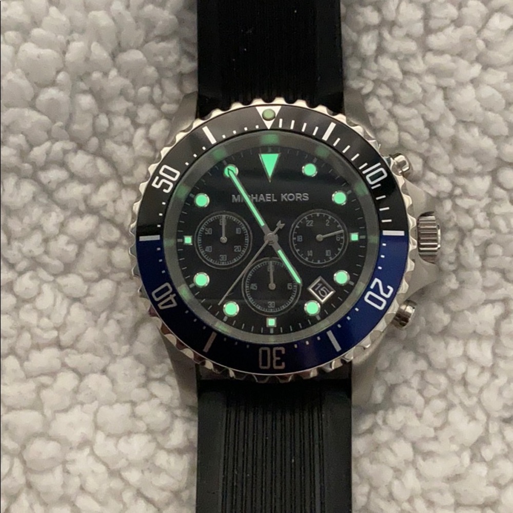 Black rubber men’s Michael Kors watch